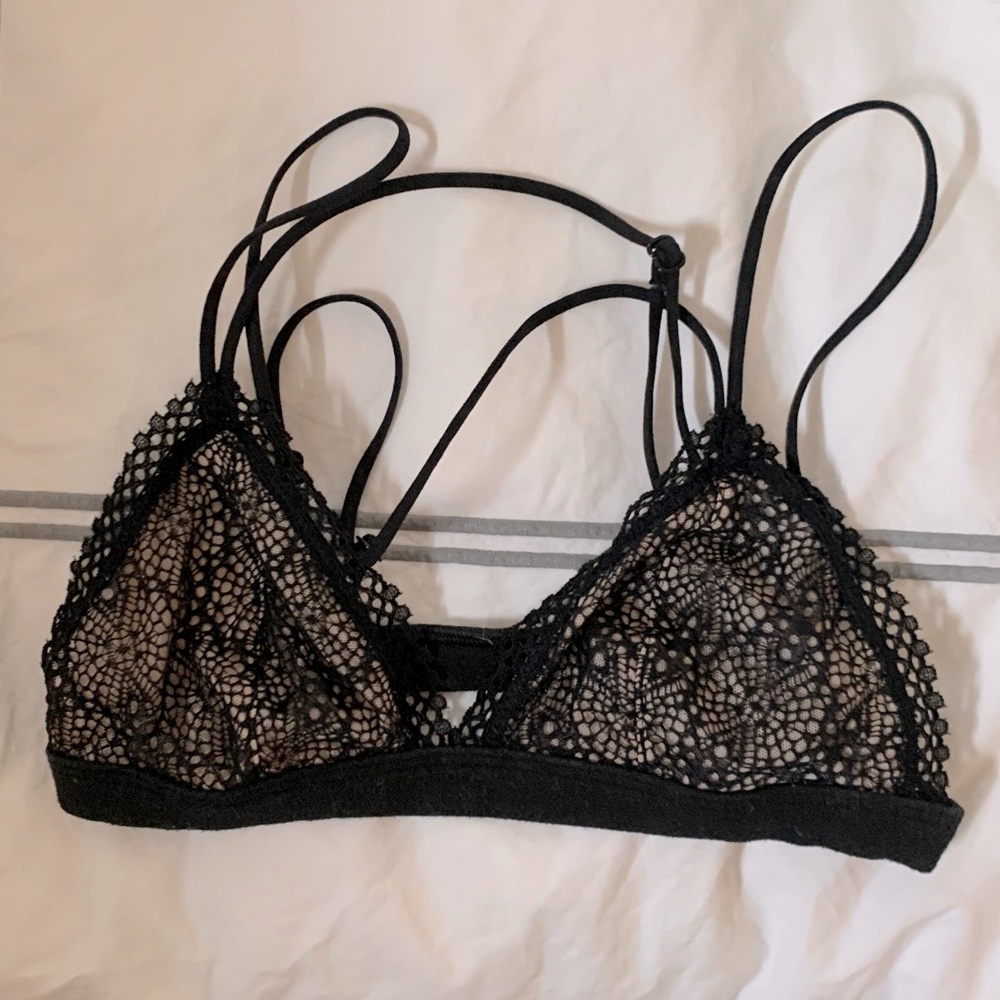 Victoria’s Secret black lace bralett